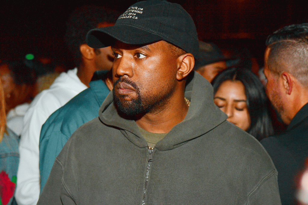 Kanye West se apresenta em presídio no Texas; veja vídeo