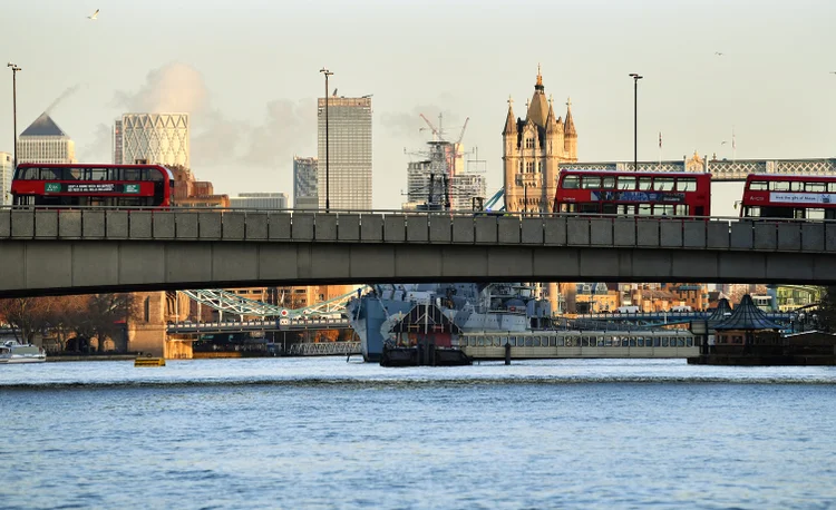 LONDON BRIDGE: ataque com faca na ponte de Londres deixa dois mortos e três feridos; suspeito foi morto no local / REUTERS/Dylan Martinez (Dylan Martinez/Reuters)