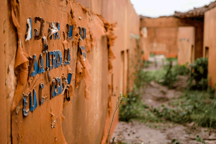 Mariana: segundo o documento, desde 2017, cerca de 1,2 mil alunos estão sem direito ao ensino em tempo integral (NurPhoto / Colaborador/Getty Images)