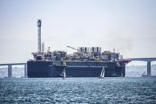 Imagem referente à matéria: Leilão do pré-sal: governo oferta sete blocos de petróleo nesta quarta-feira