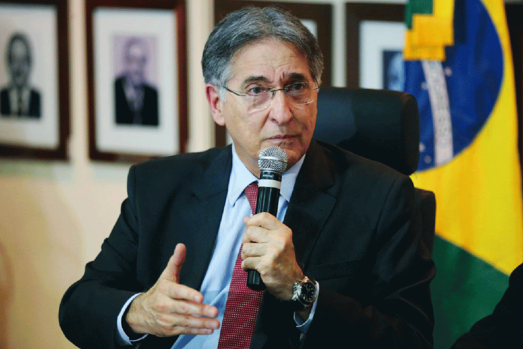 Ex-ministro Fernando Pimentel (PT) é condenado a 10 anos de prisão