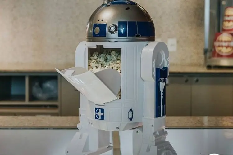 Boneco do R2-D2 vendido pela rede Cinemark: item tem altos custos de importação, segundo a empresa (Reprodução/Reprodução)