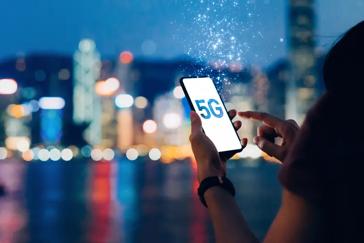 5G: tecnologia está causando debate pelo uso de frequências utilizadas para prever condições climáticas (Foto/Getty Images)