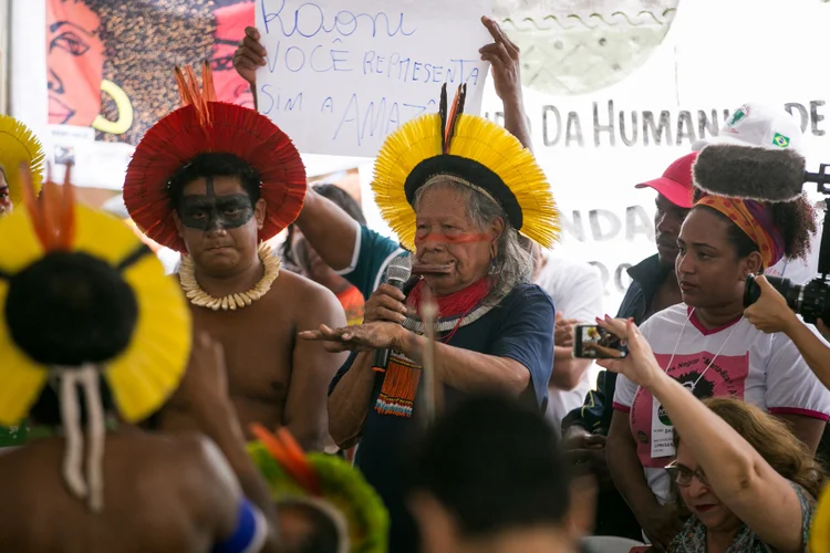 Cacique Raoni Metuktire em sua fala: “a floresta, o rio e o igarapé são nossa vida” (Anderson Souza/Agência Pública)