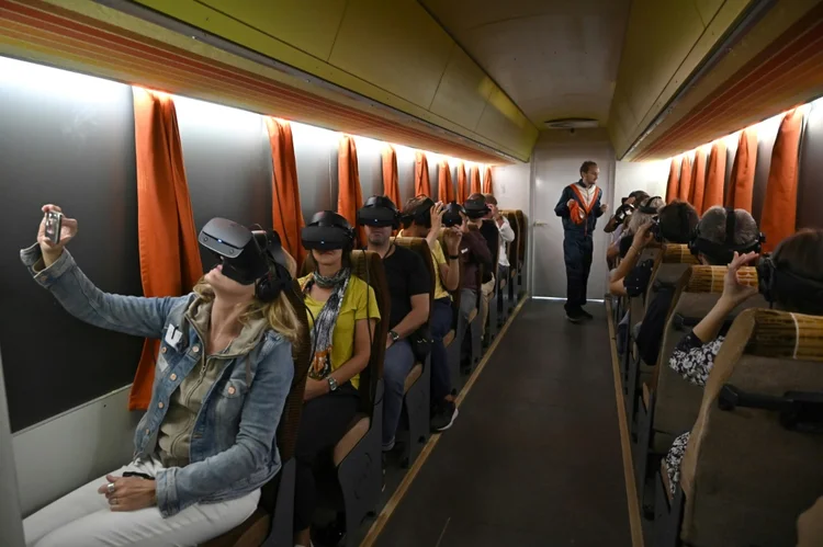 TimeRide: Muitos turistas ficam decepcionados ao ver os poucos restos que ainda existem em pé do muro que dividiu Berlim em duas (Tobias Schwarz/AFP)