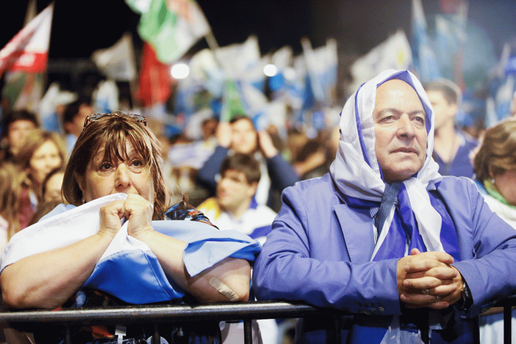 A eleição no Uruguai; a compra bilionária da Tiffany e tudo para ler hoje