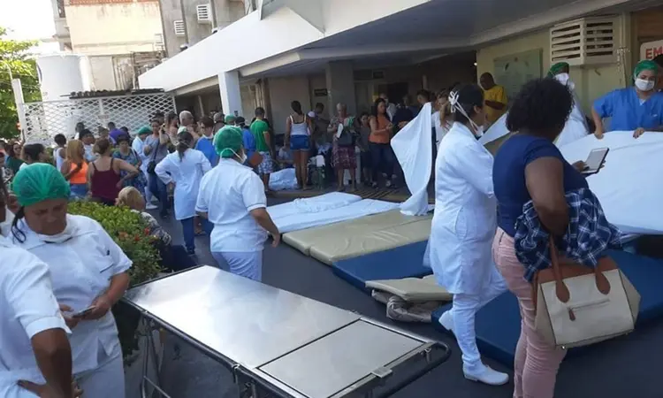 Hospital Balbino: pacientes foram evacuados por conta das chamas (Facebook/Reprodução)