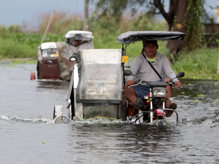 Catástrofe natural: tufão Phanfone atingiu a Ilha Samar na terça-feira à noite (Agência Lusa/Agência Brasil)