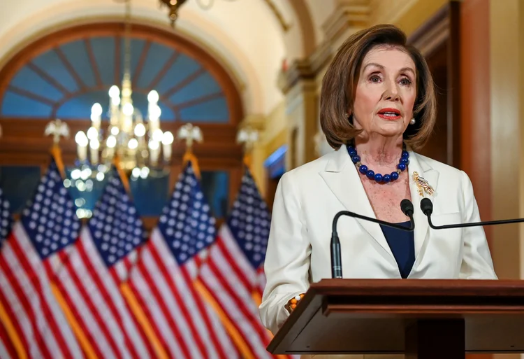 Nancy Pelosi, líder da Câmara: o pacote de ajuda segue o plano de US$ 2,2 trilhões aprovado no final de março (Erin Scott/Getty Images)