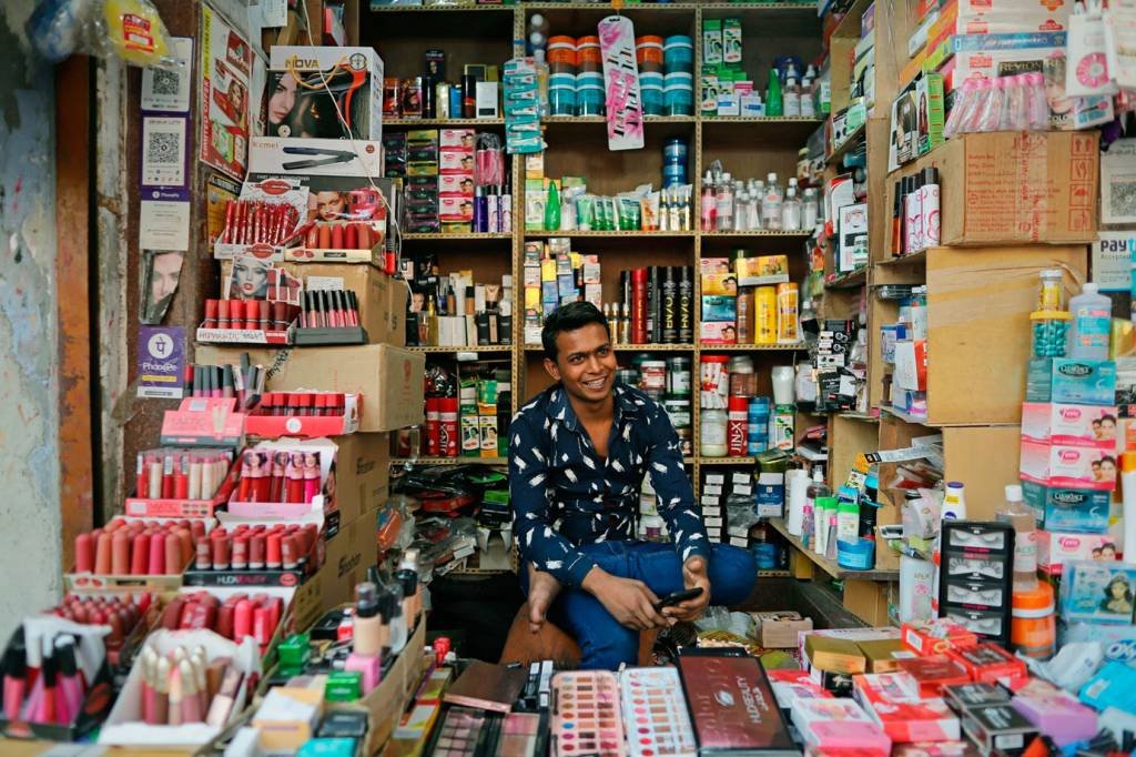 Amazon e Walmart enfrentam ira do comércio tradicional da Índia