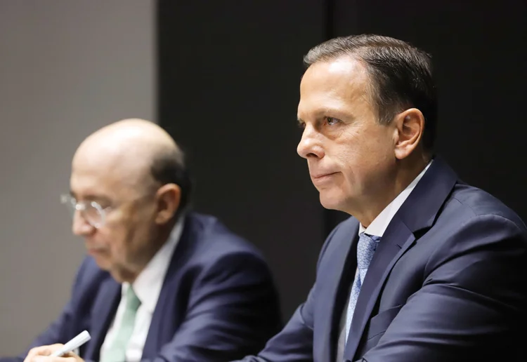 Henrique Meirelles e João Doria: projeto, enviado pelo governo do estado em novembro passado, visa economizar R$ 32 bilhões em dez anos (Governo do Estado de São Paulo/Flickr)