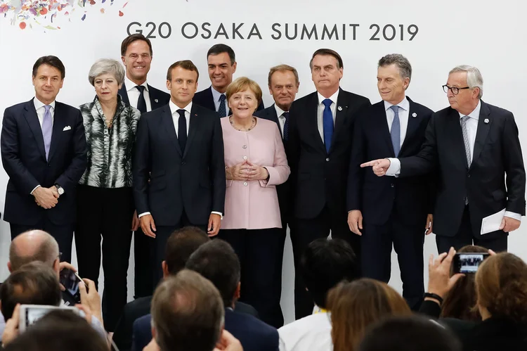 Líderes do Mercosul e da União Europeia, no G20: países anunciaram acordo de livre comércio em junho de 2019, mas ainda há necessidade de ratificação (Alan Santos/PR/Reuters)