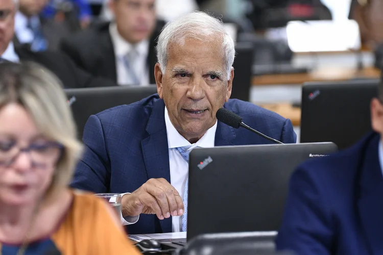 Oriovisto Guimarães: relator da PEC acatou sugestão do senador José Serra (Pedro França/Agência Senado)