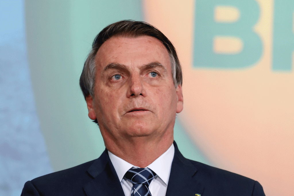 Popularidade de Bolsonaro cai e desaprovação sobe, diz pesquisa CNI/Ibope