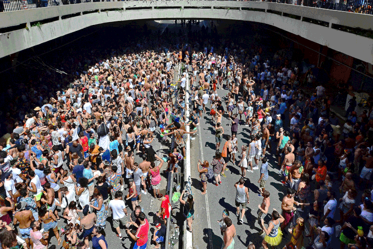 Carnaval: blocos transformaram a folia de São Paulo nos últimos anos e expandiram suas atividades para além do feriado (Carlos Alkmin/Getty Images)