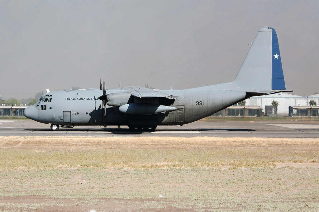 Restos de vítimas do avião chileno chegam à base militar em Punta Arenas