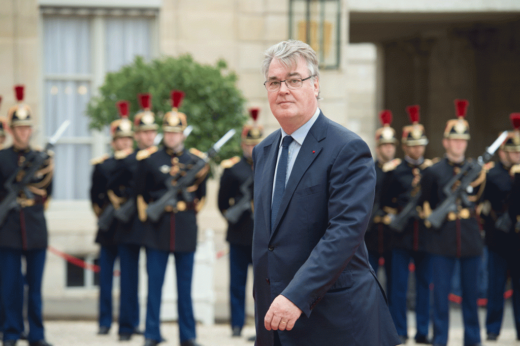 Principal autoridade do governo francês para a Previdência renuncia