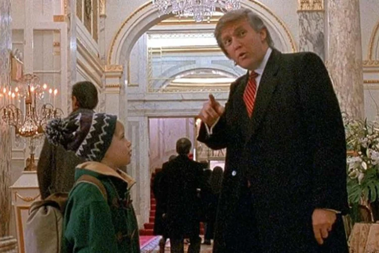 Donald Trump em "Esqueceram de Mim 2": corte da participação de Trump no filme aconteceu em 2015 (Reprodução/YouTube)