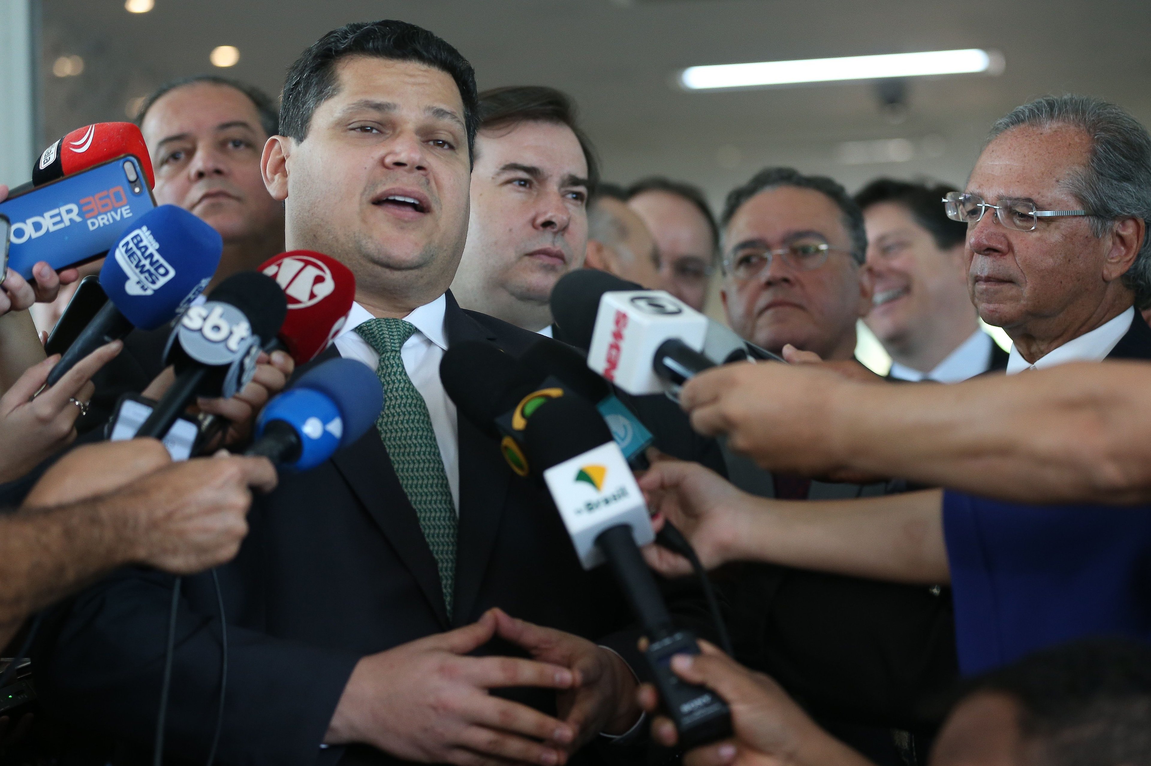 Congresso e governo fazem acordo para votar reforma tributária em 2020