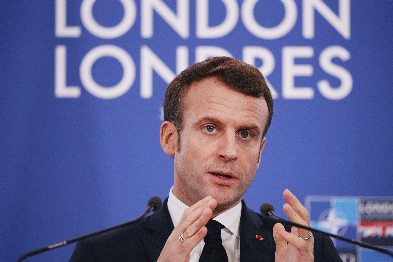 França mantém reforma da Previdência, mas faz concessões
