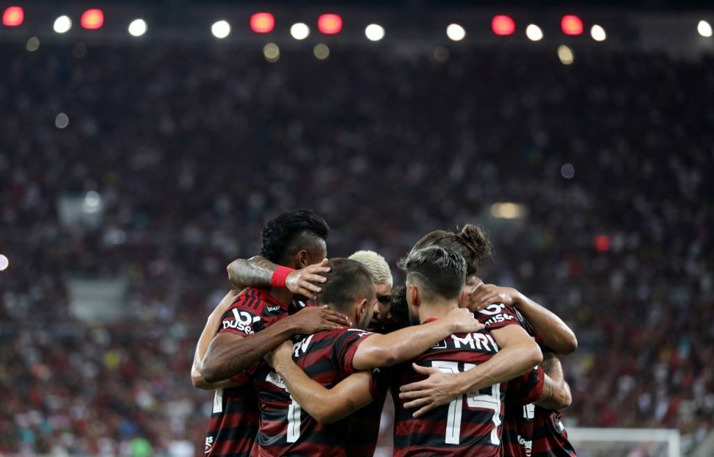 Nas finanças, Liverpool goleia Flamengo por 5x1