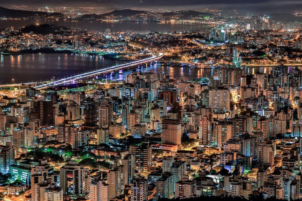 Florianópolis reduz tarifa de ônibus em R$ 0,15 para pagamento em dinheiro
