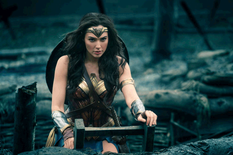Gadot interpretou a Mulher-Maravilha em Batman vs. Superman e Liga da Justiça, além dos dois filmes solo da personagem, lançados em 2017 e 2020 (Warner Bros/Reprodução)