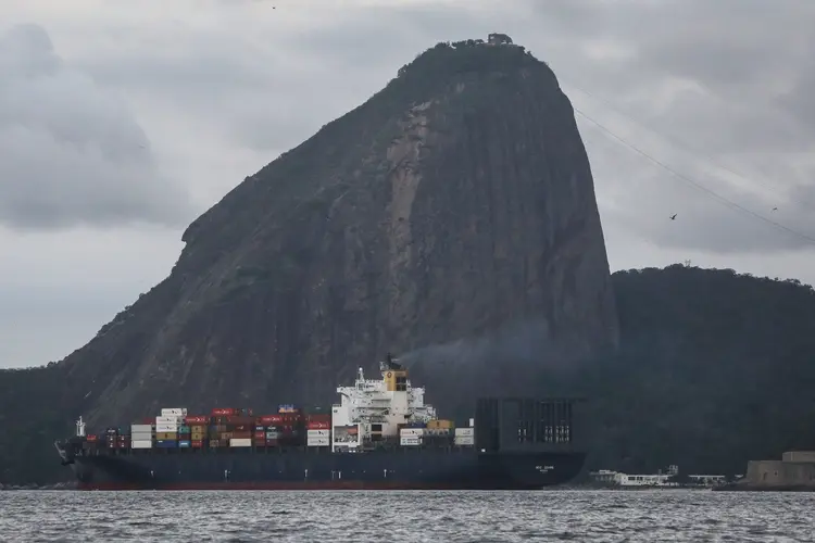 Exportação: diferença registrada em novembro faz com que a balança comercial brasileira fosse de um déficit para um superávit (Mario Tama / Equipe/Getty Images)