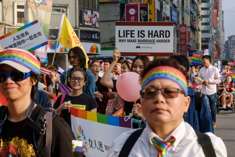 Parada gay em Taiwan: país foi o primeiro país asiático a legalizar o casamento gay em maio passado (Alberto Buzzola/LightRocket/Getty Images)