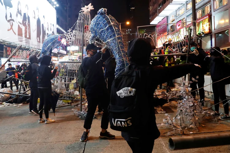 Hong Kong: ano novo é marcado por protestos e gigantescas correntes humanas (Tyrone Siu/Reuters)