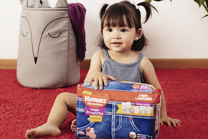 Huggies aposta em estampas para impulsionar mercado de "fralda roupinha"