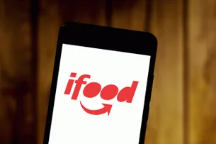 Uber e Ifood se unem e oferecem até R$ 500 para motoristas em meio à 'guerra' contra a 99