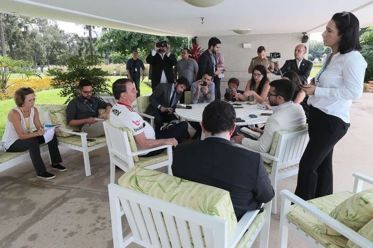 Jair Bolsonaro: em entrevista, presidente criticou o vazamento de detalhes da investigação que estão sob segredo de justiça (Isac Nóbrega/Agência Brasil)