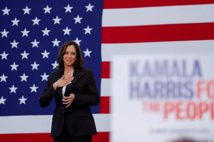 Kamala Harris: senadora da Califórnia desistiu de buscar a candidatura pelo partido democrata (Mike Blake/Reuters)