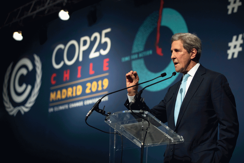Países mais ricos precisam se comportar como adultos, diz Kerry