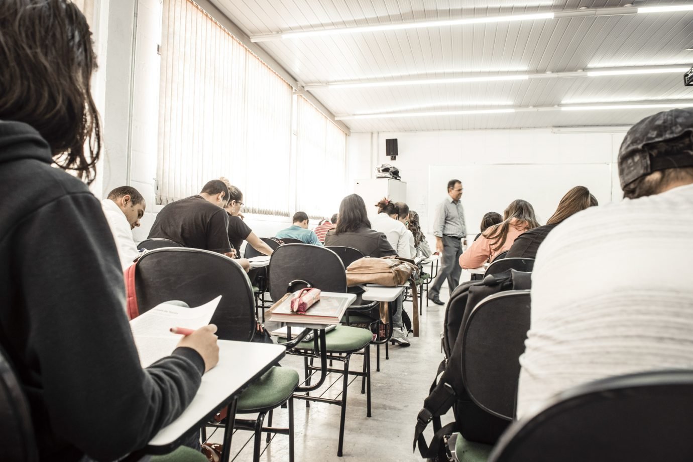 Dívida estudantil: Serasa realiza campanha de renegociação para estudantes com descontos de até 93%