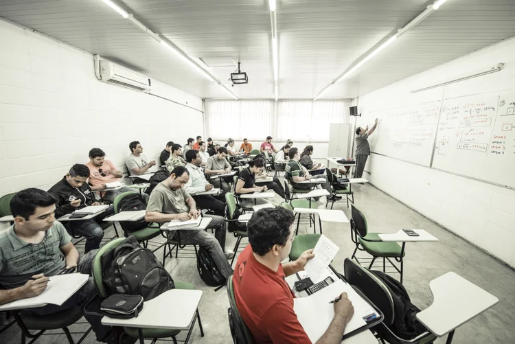 Aula em faculdade: migração das aulas físicas para as virtuais sem desconto das mensalidades dos alunos tem impulsionado movimentos estudantis pela redução dos valores (Germano Lüders/Exame)