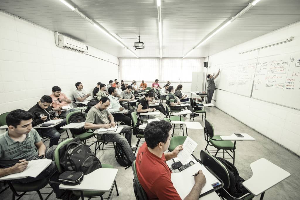 Em 2 meses, 265 mil alunos abandonam cursos em universidades particulares