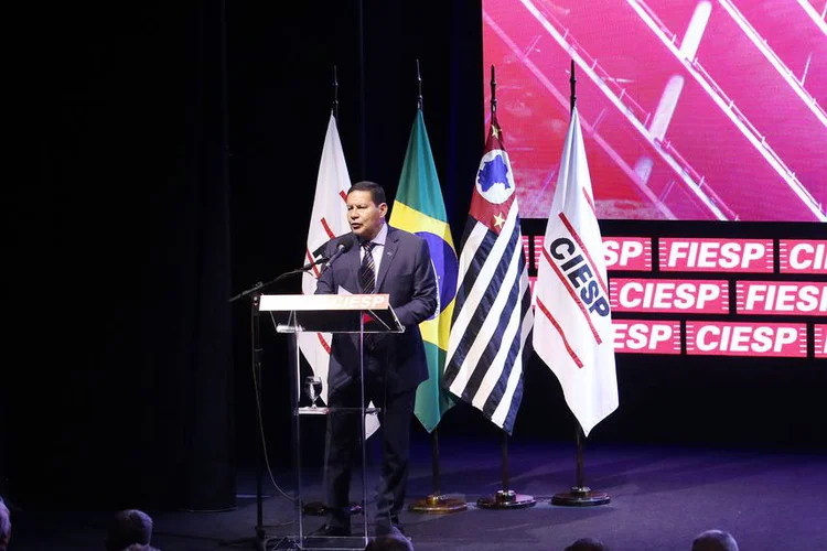 Mourão: vice-presidente participou da abertura do 13º ConstruBusiness (Rovena Rosa/Agência Brasil)