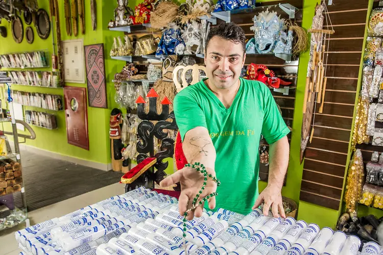 Rafael Jorge: o empreendedor trabalha como lojista desde 1998, mas foi em 2003 que começou a tocar seu negócio, a rede de franquias Origem da Fé (Ricardo Yoithi Matsukawa/Jornal de Negócios do Sebrae/SP)