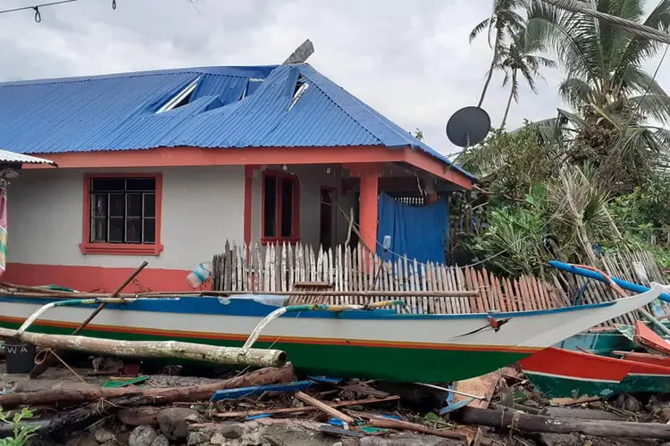 Filipinas: no total, o Phanfone afetou 1,7 milhão de pessoas, das quais mais de 106 mil estão em abrigos temporários (VERMALYN MALOLOY-ON NAVARRETE/Reuters)