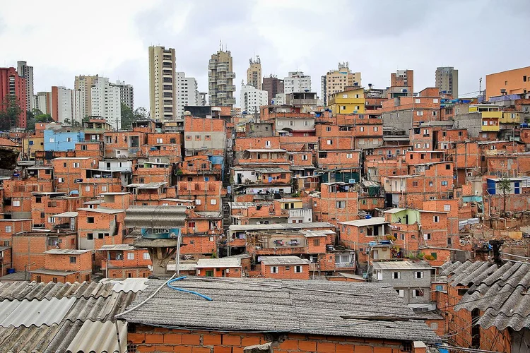 Paraisópolis: polícia entrou em confronto com suspeitos de moto, o que gerou correria e pisoteamento (Wikimedia/Divulgação)