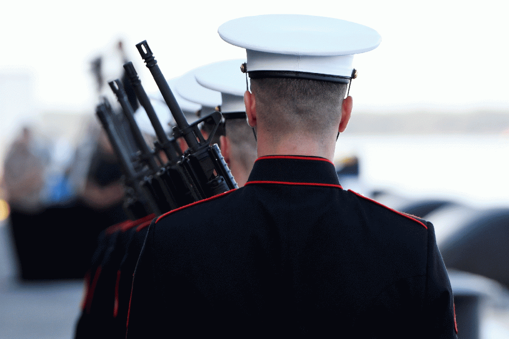 Membro da Marinha dos EUA mata duas pessoas na base de Pearl Harbor