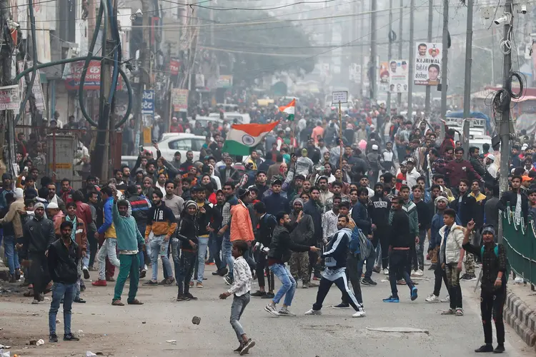 Protestos contra lei de cidadania em Nova Déli, Índia: polêmica legislação do governo de Narendra Modi exclui muçulmanos (Adnan Abidi/Reuters)