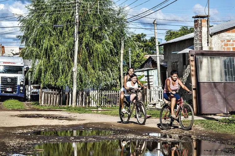 Bairro União das Vilas, Uruguaina: A marca da desigualdade no saneamento básico é muito clara (Germano Lüders/Exame)