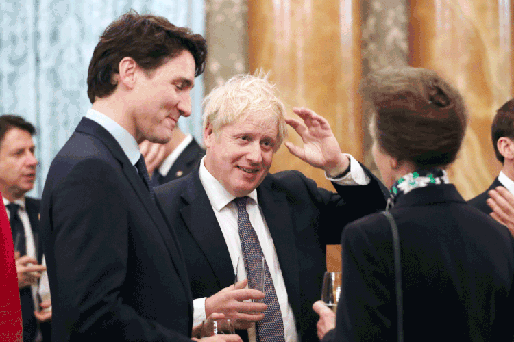 Trudeau e Boris: governantes do Reino Unido, Canadá, França e Holanda foram flagrados pelas câmeras no Palácio de Buckingham rindo de Trump (Yui Mok/Reuters)