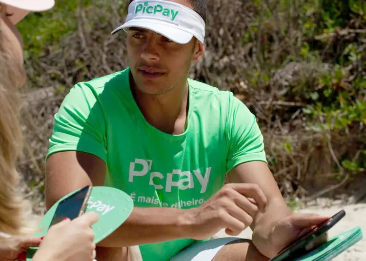 Ambulantes recebem kits com itens da marca (PicPay/Divulgação)