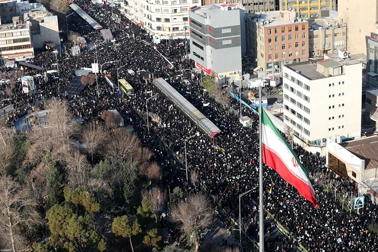 Irã: os três líderes criticam os ataques iranianos contra áreas controladas pela coalizão no Iraque (Handout/Reuters)