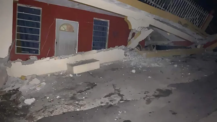Porto Rico: o terremoto seguido de tsunami não deixou vítimas (Ricardo Ortiz/Reuters)