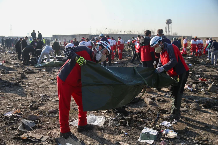 Destroços do voo PS752: manifestações foram organizadas depois que as autoridades iranianas admitiram que um míssil foi disparado por "erro humano" (Nazanin Tabatabaee/WANA/Reuters)